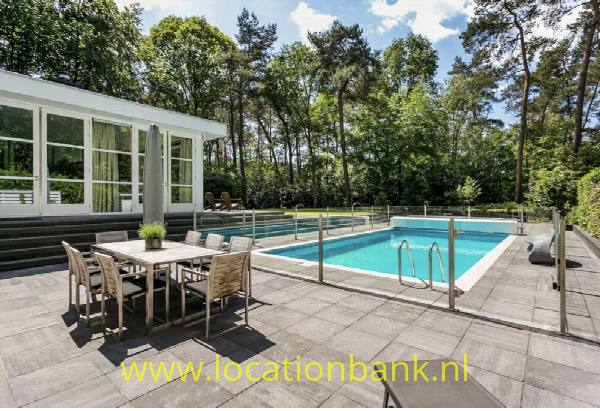 filmlocatie Moderne villa met zwembad en privé sauna