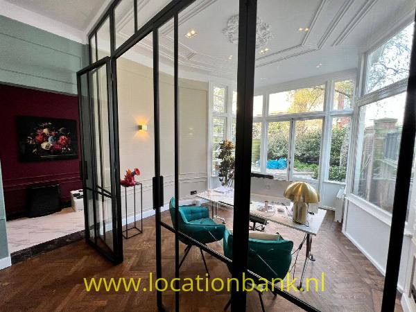 filmlocatie kantoor huiselijk kantoor vergaderlocatie