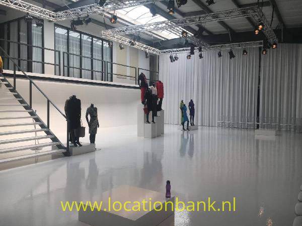 filmlocatie Witte hal of loods en studio lichte industriële ruimte