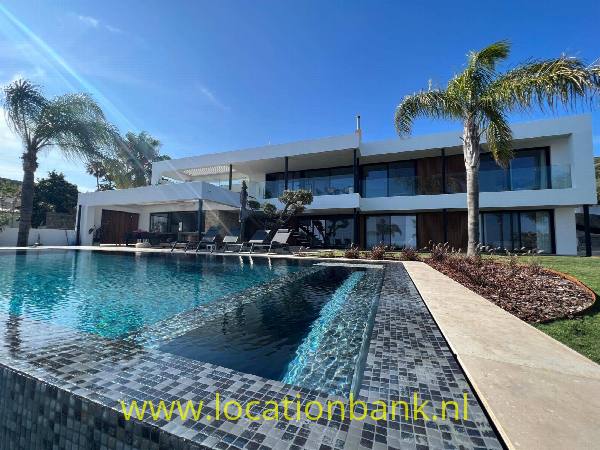 filmlocatie Moderne Villa met infinity pool in Portugal