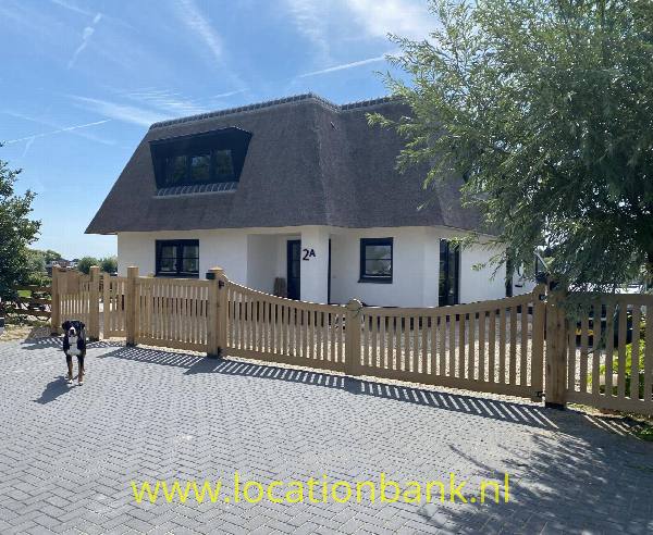 filmlocatie Villa Rietgedekte Villa in de duinen duinvilla