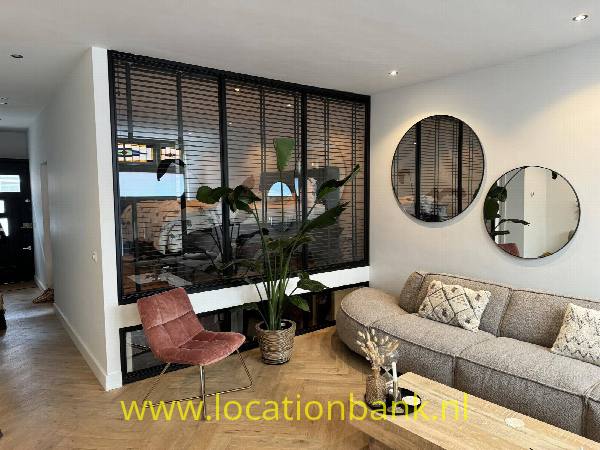 filmlocatie Appartement is gelegen op de begane grond. Bestaat uit verschillende lagen + een tuin