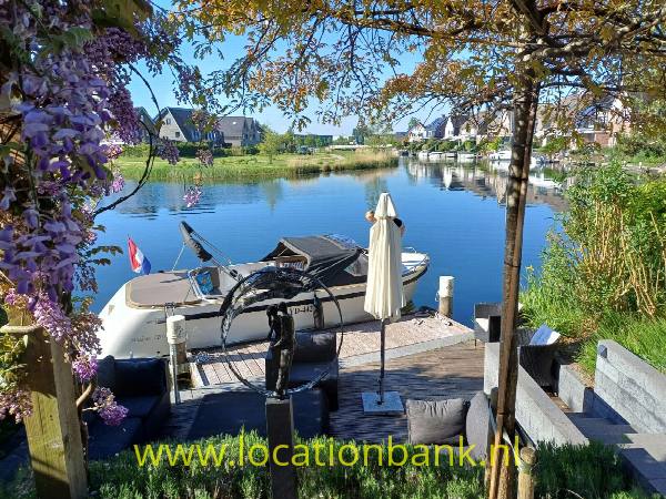 filmlocatie Twee-onder-een-kap woning aan het water