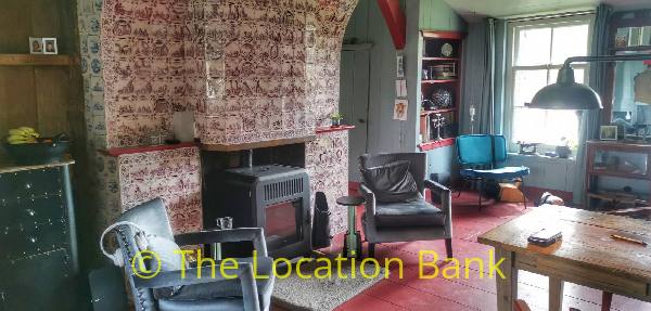 filmlocatie Oud Hollands houten huis klassiek huis met smuiger en bedstede Zaans huis