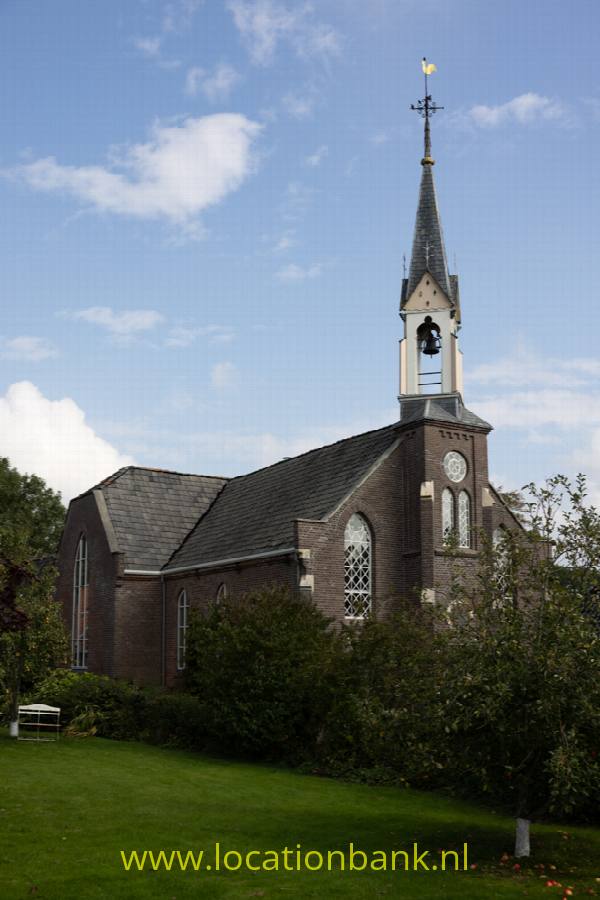 filmlocatie Kerk Woning met Kookeiland en houtkachel Voormalige kerk