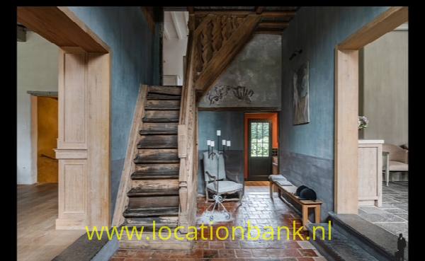 filmlocatie Creatieve woonboerderij en authentiek huis kleurrijk klassiek