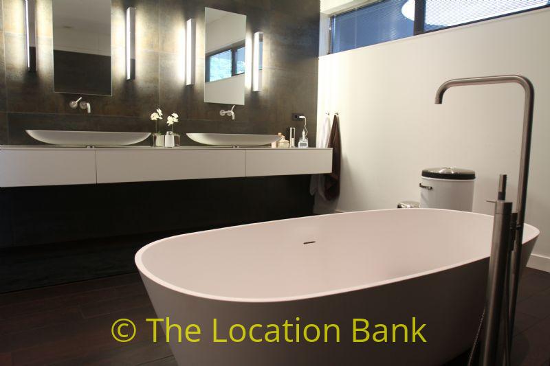 bathroom with bathtub