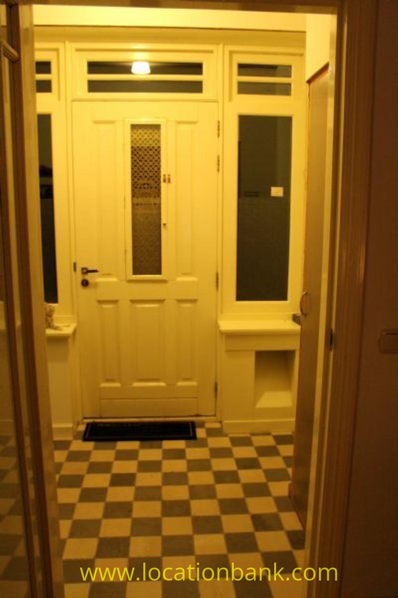 Entrance and frontdoor