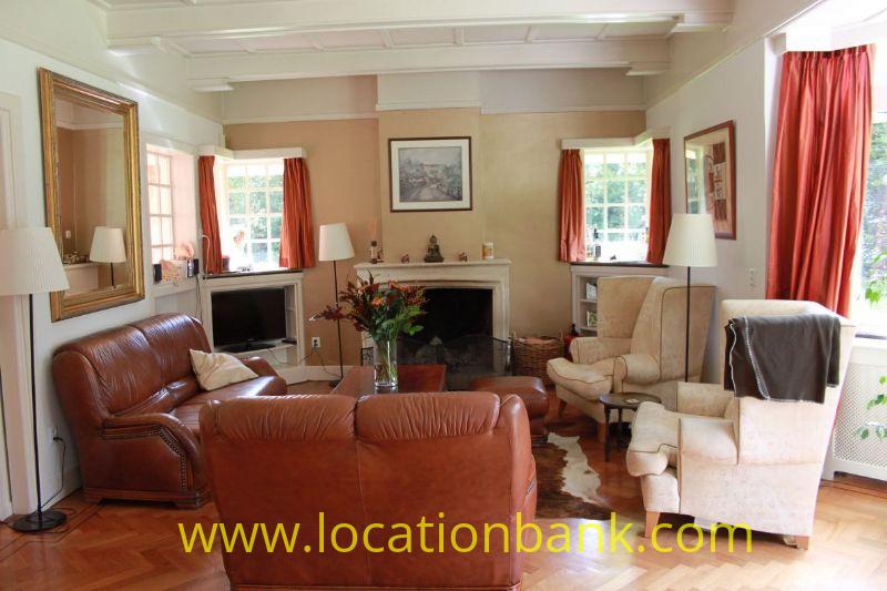 living with parqette floor