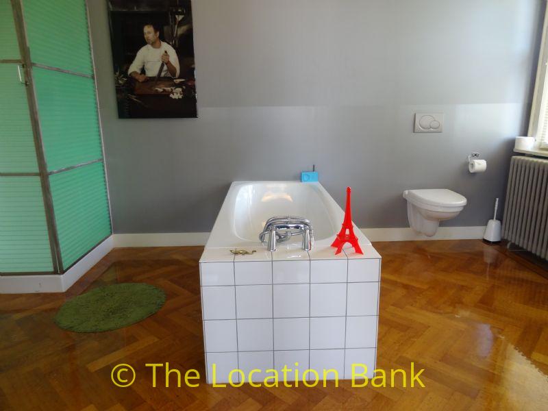 stand alone bath tub