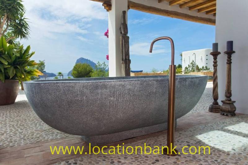 Bathtub