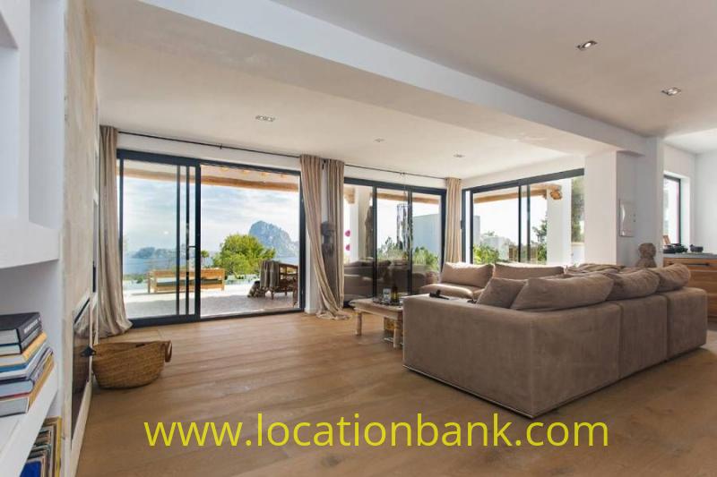 Living with seaview