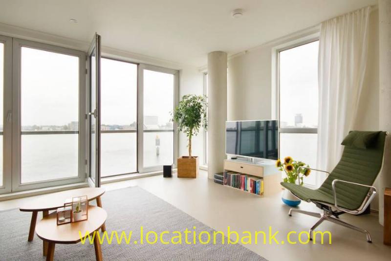 living at the harbour