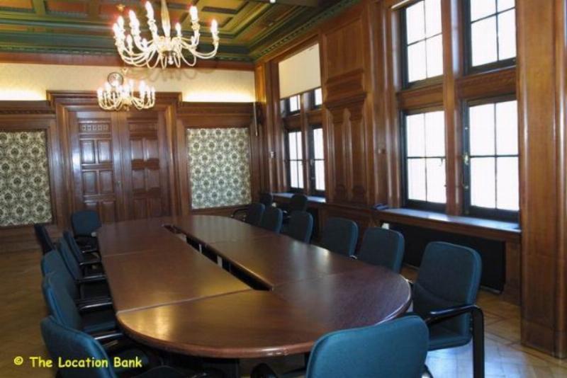 Oldfashioned Boardroom