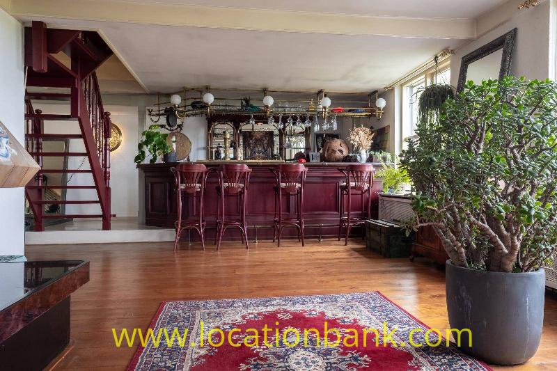 Private bar