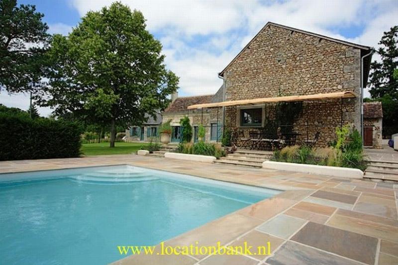 Villa in countryside with swimming pool