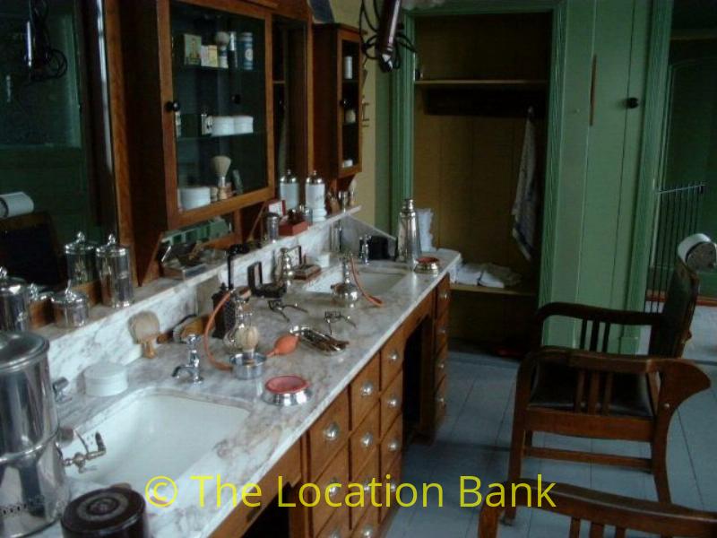 Antique oldfashioned dutch hairdresser