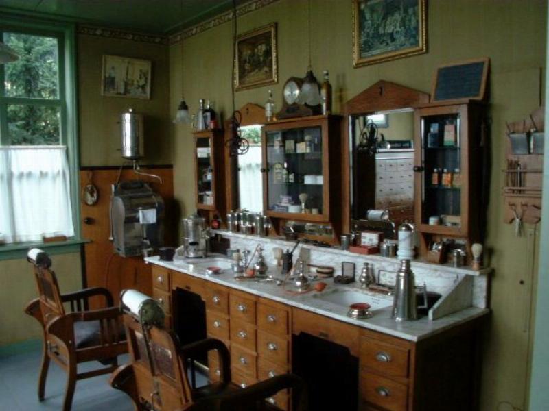 Antique oldfashioned dutch hairdresser