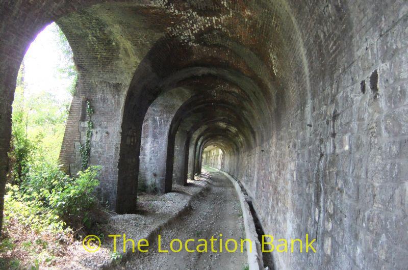 Tunnel with dirtroad
