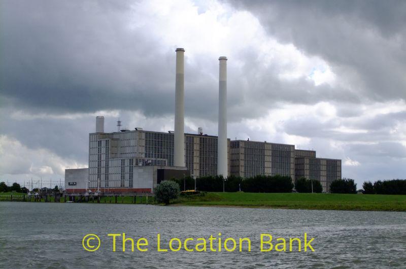 Powerplant in concrete building