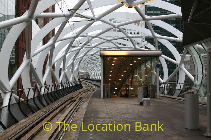 Moderne Train Station