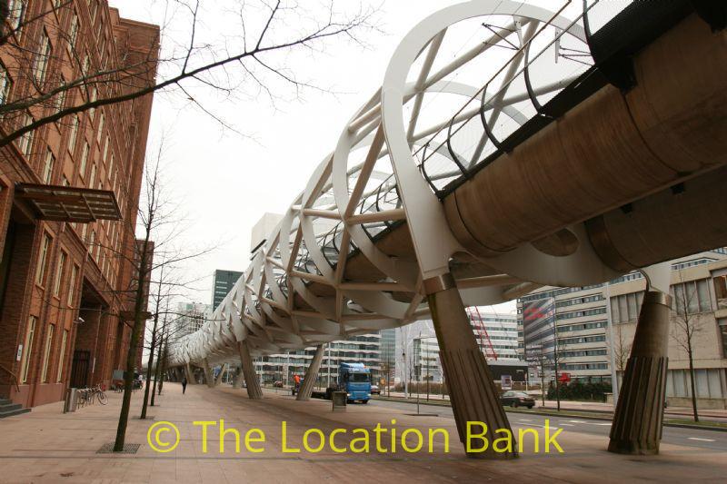 Moderne Train Station