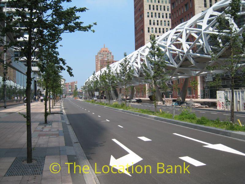 Moderne Train Station