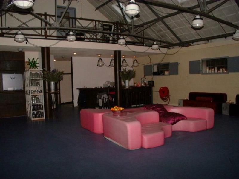 Cafe restaurant und loungeclub