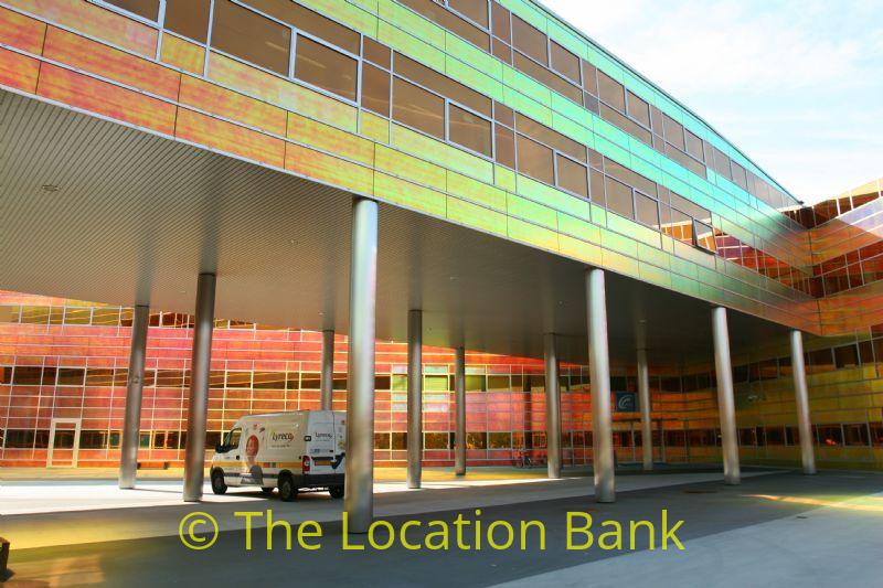 Colourfull Architecture which changes colour mit the position of the sun