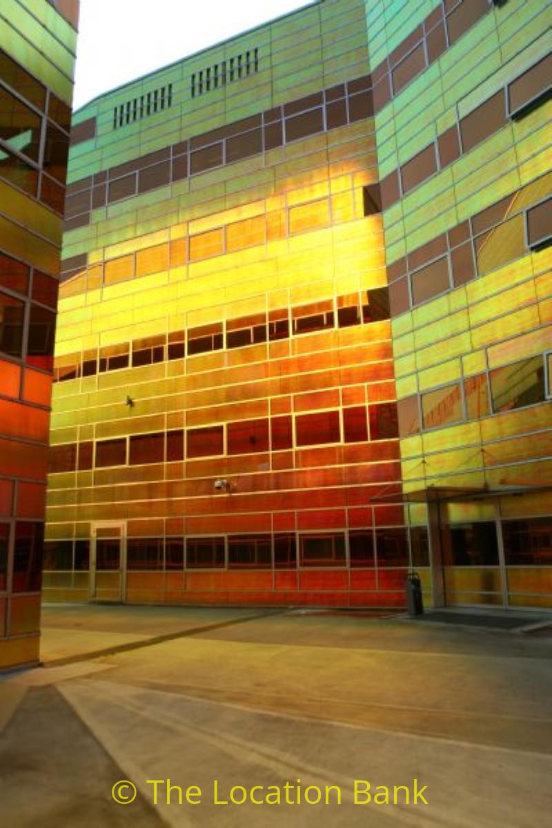 Colourfull Architecture which changes colour mit the position of the sun