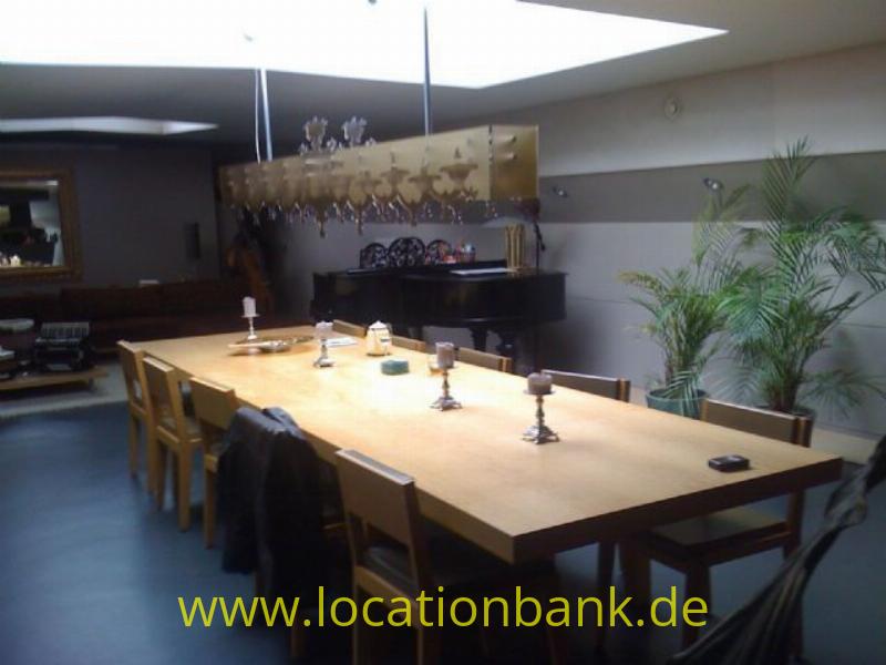 Wohnzimmer diner area