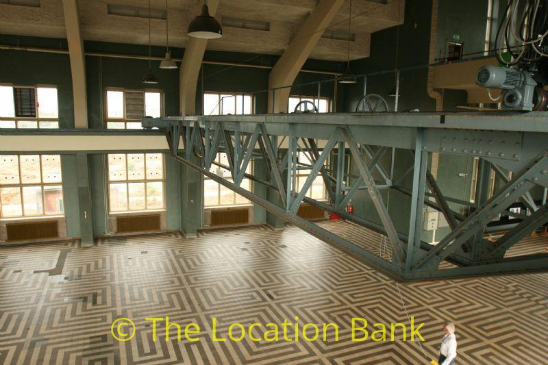 Mechanical moving Balkon in industrial hall