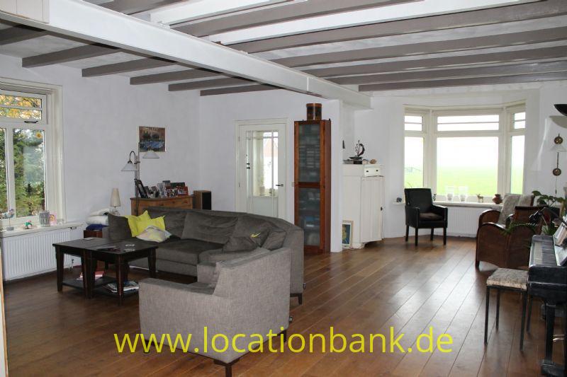 Living mit Holzboden