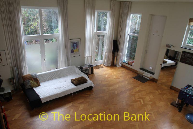 spacious Wohnzimmer