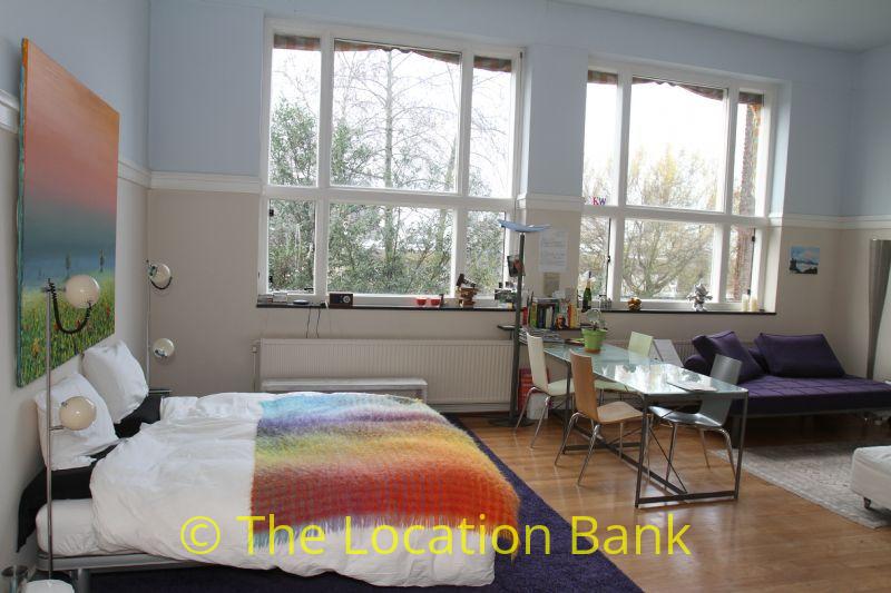 spacious Schlafzimmer