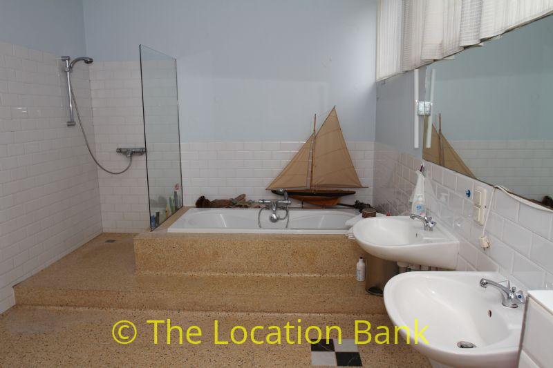 großes Badezimmer