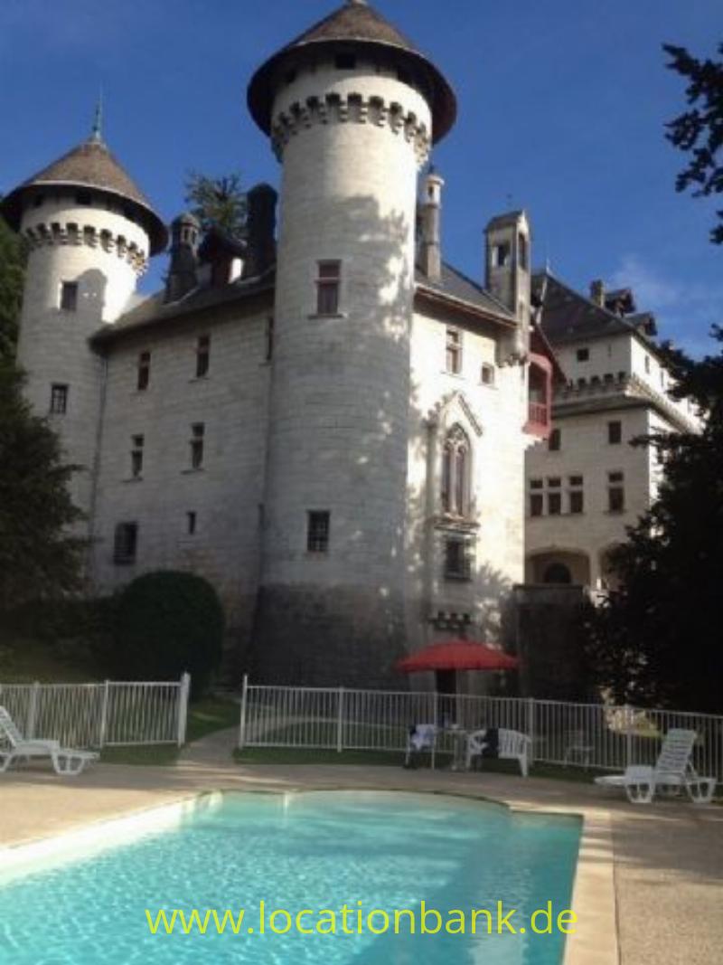 Schloss mit Schwimmbad