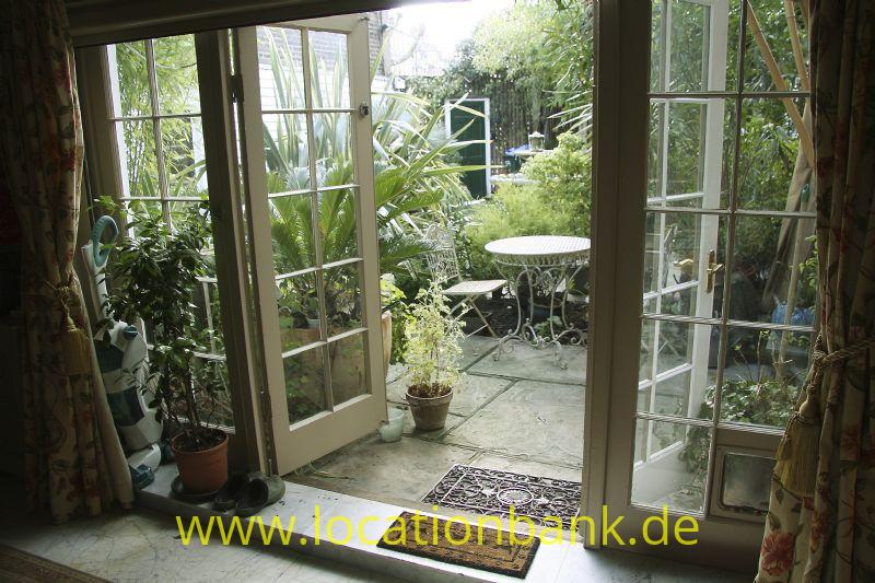 Garten door