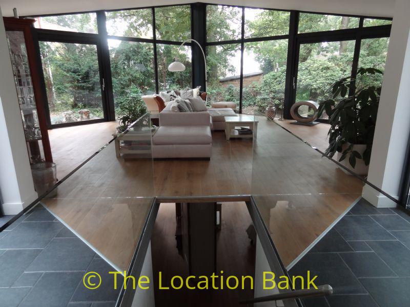 villa mit glass wall