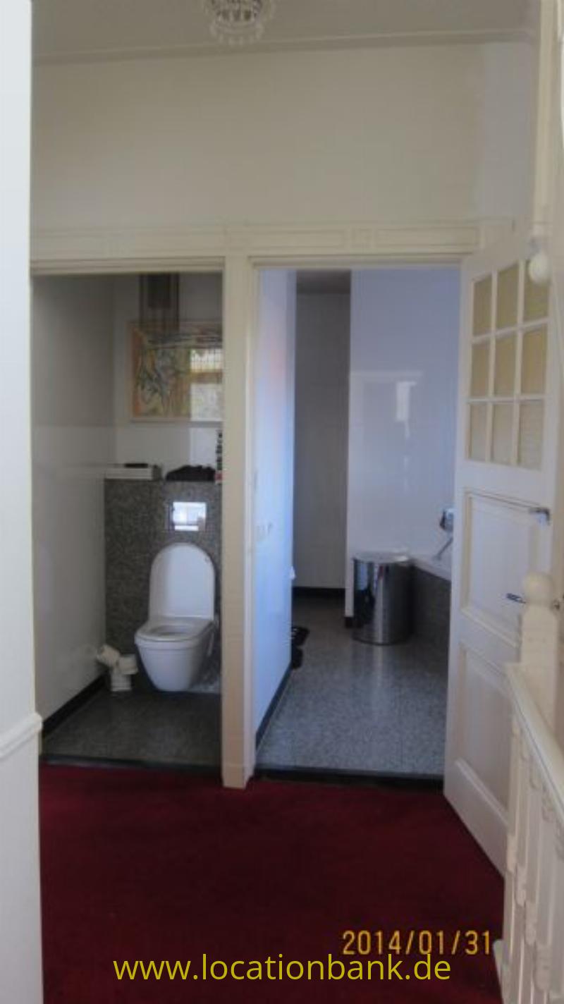 Badezimmer und Toilette