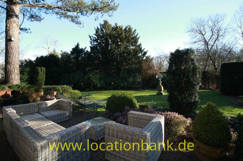 Garten mit Terrasse wit en groen