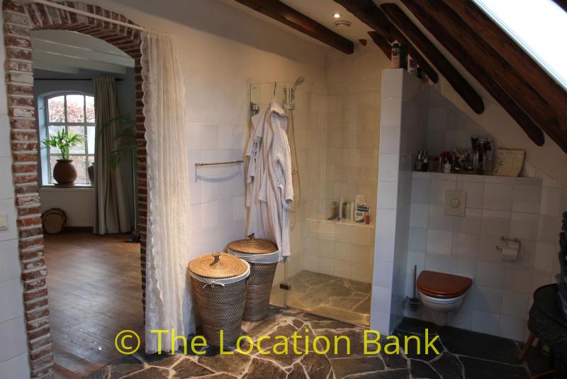 Badezimmer und Schlafzimmer