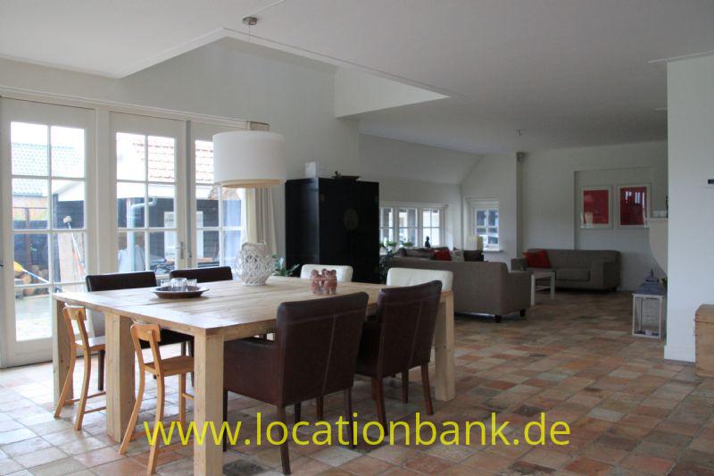 Wohnzimmer mit tyle floor