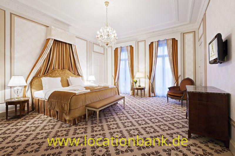 hotel suite