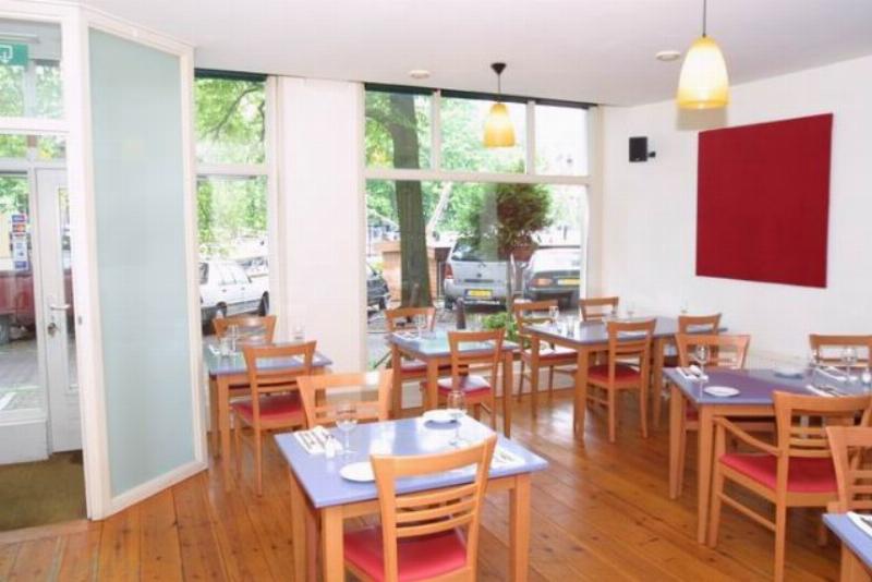 Restaurant mit a Holzboden