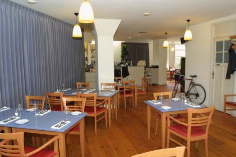 Restaurant mit a Holzboden