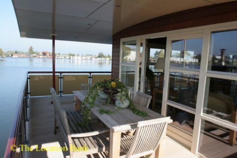 Terrasse on waterfront