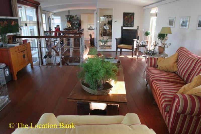 Wohnzimmer on a Hausboot