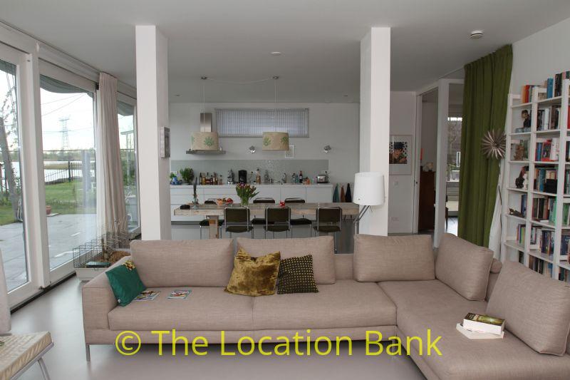 spacious Wohnzimmer