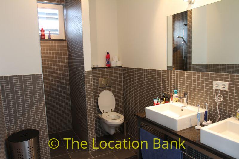 Badezimmer und Toilette